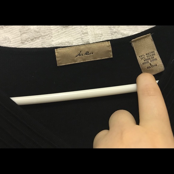 Black Ribbed Thick Top / Sweater - Picture 4 of 8